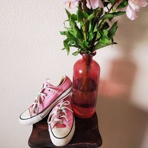 Converse Pink Low Top sneakers